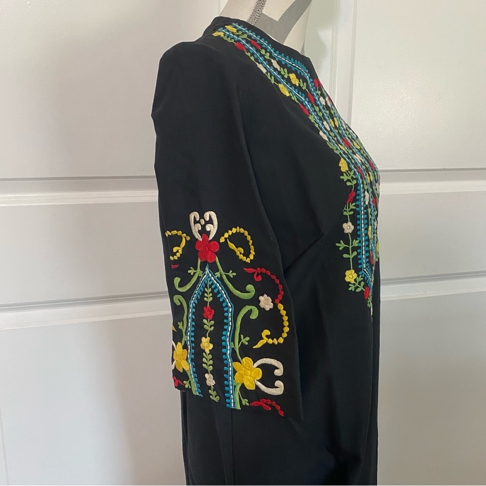 Wash-N-Wet Vintage Embroidered Dress - Picture 7 of 9